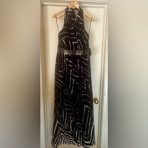 Express Monochrome Dress with Metallic Accent